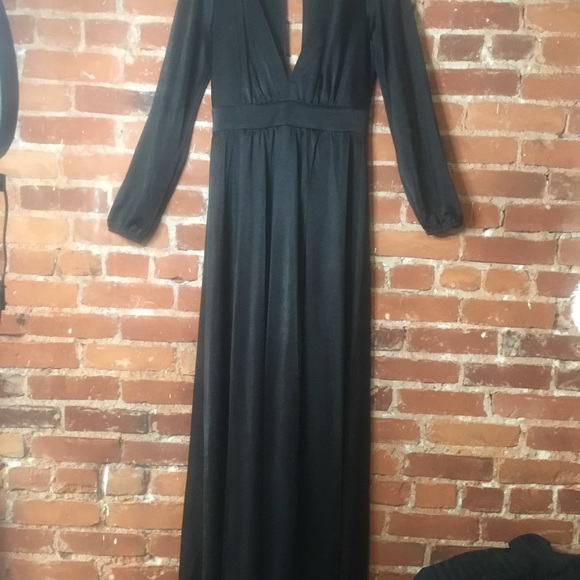 Glamor Maxi Dress - Picture 4 of 6